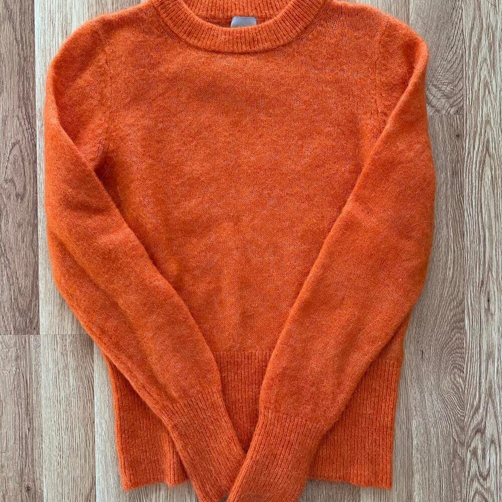 Women's orange fuzzy H&M sweater